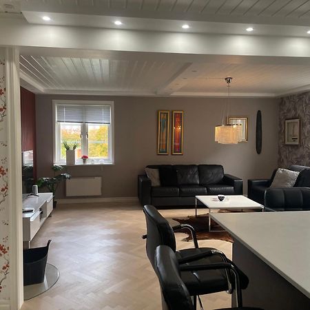 Apartment Uddevalla Bohuslaen Bubbelbad Екстер'єр фото