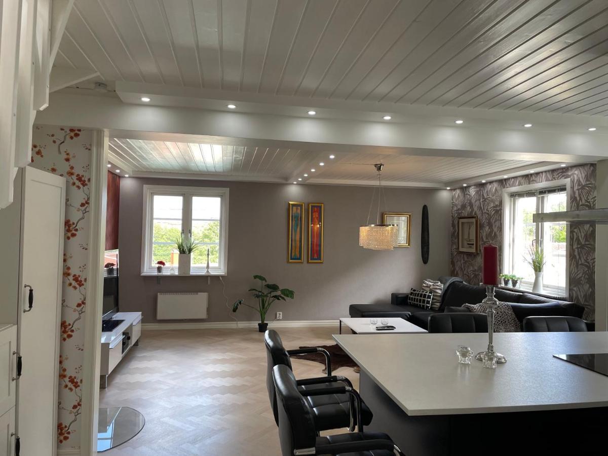 Apartment Uddevalla Bohuslaen Bubbelbad Екстер'єр фото