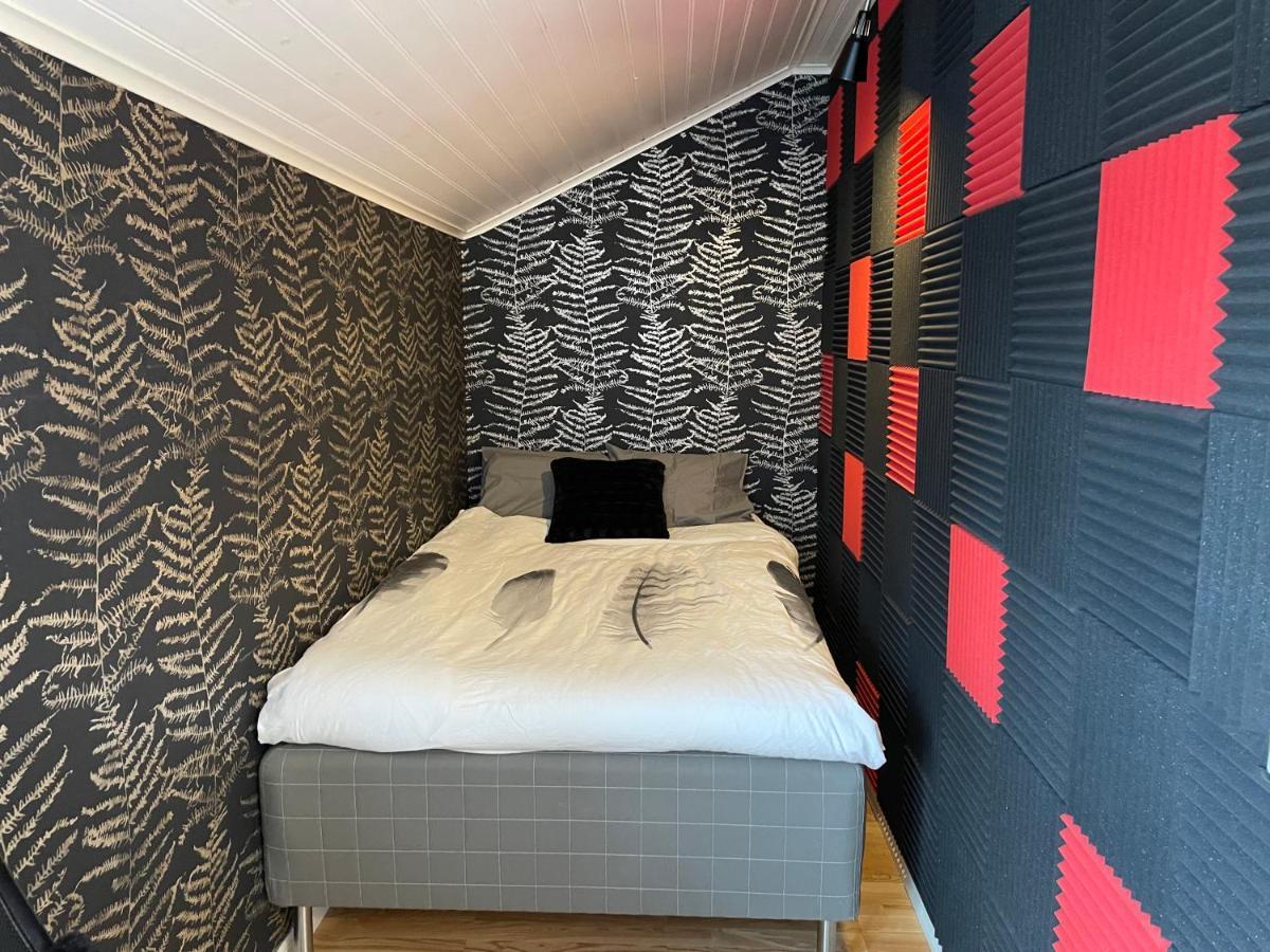 Apartment Uddevalla Bohuslaen Bubbelbad Екстер'єр фото