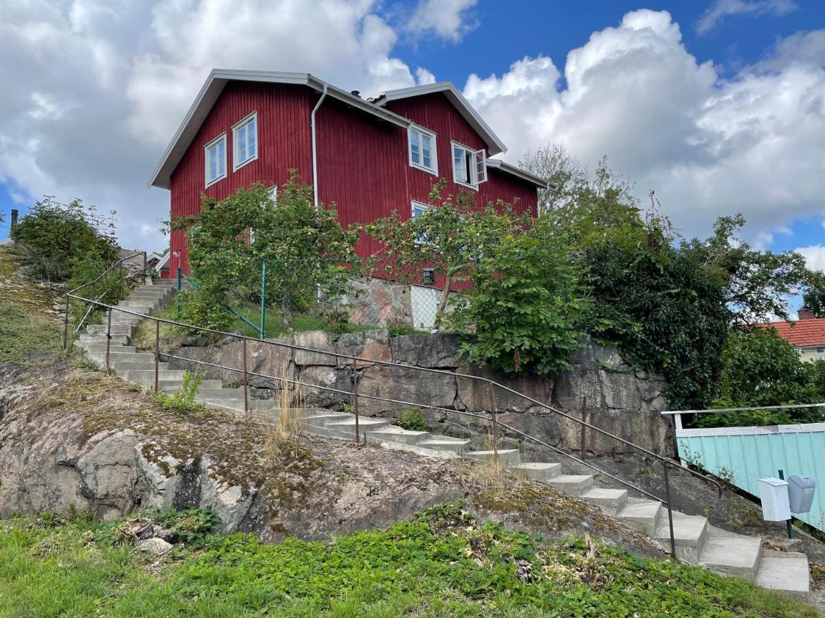 Apartment Uddevalla Bohuslaen Bubbelbad Екстер'єр фото
