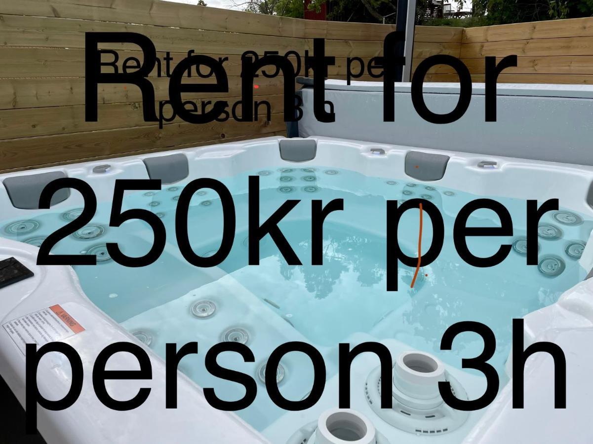 Apartment Uddevalla Bohuslaen Bubbelbad Екстер'єр фото